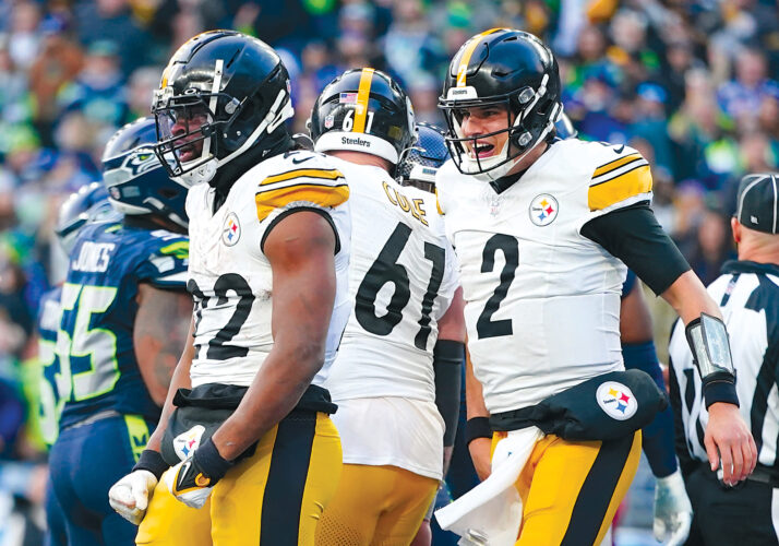 Shiny New Year: Rudolph-led Steelers keep chances alive